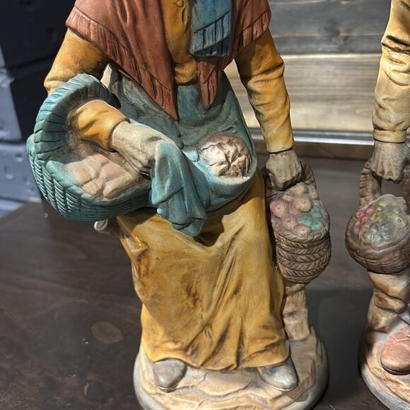 Vintage Ceramic Figurines Elderly Couple with Fruit  Baskets Peddlers Signed DC - Picture 3 of 11